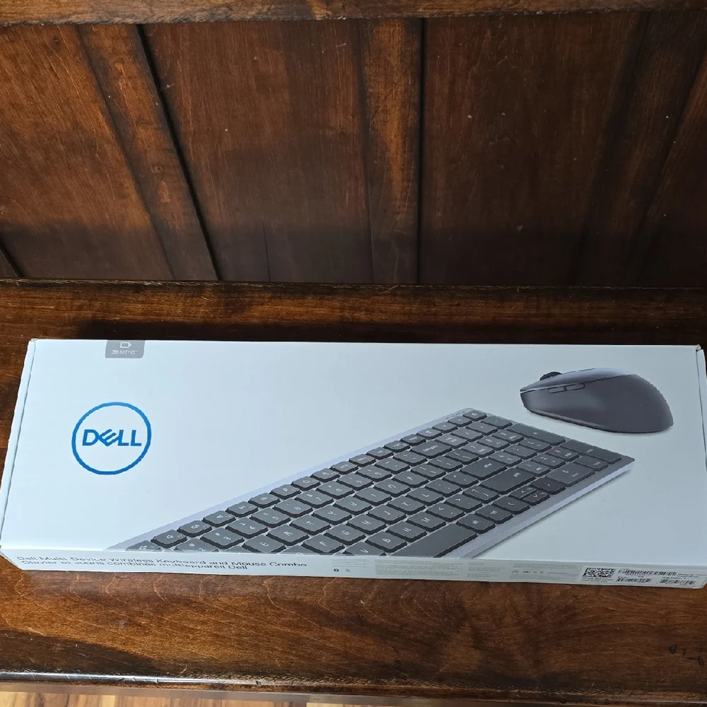 HOST PICK. NIB. Dell Wireless Keyboard and Mouse Set KM7120W